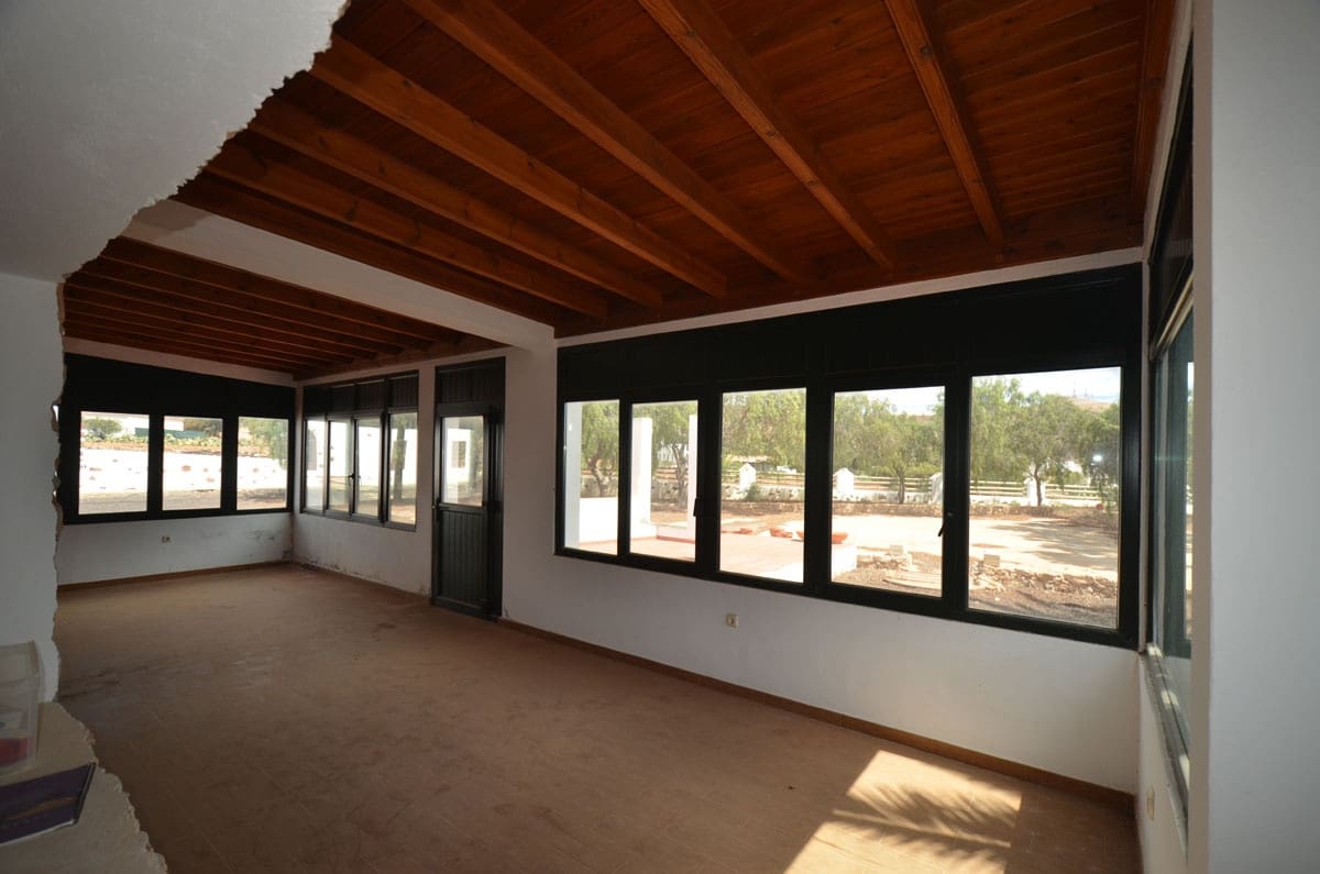 5 soveværelse Finca/Landehus til salg i Tetir med swimmingpool garage - € 1.260.000 (Ref: 7819515)