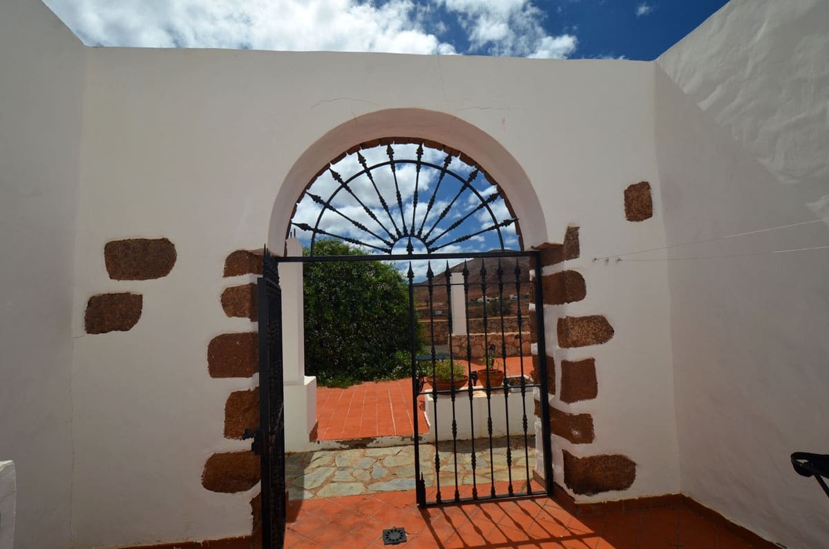 5 soveværelse Finca/Landehus til salg i Tetir med swimmingpool garage - € 1.260.000 (Ref: 7819515)