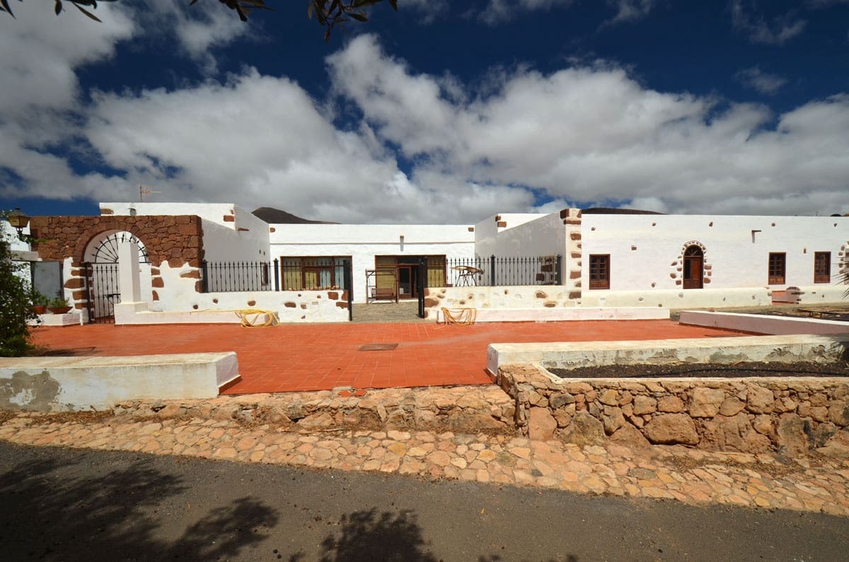 5 soveværelse Finca/Landehus til salg i Tetir med swimmingpool garage - € 1.260.000 (Ref: 7819515)