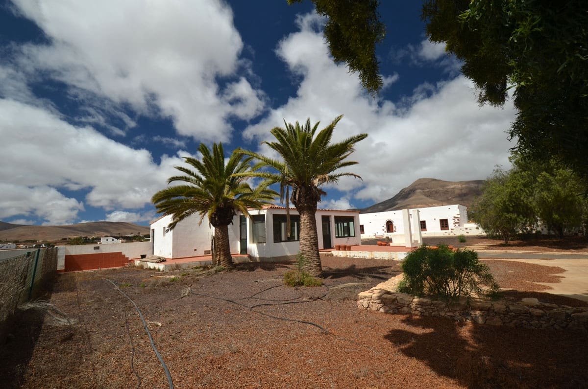 5 soveværelse Finca/Landehus til salg i Tetir med swimmingpool garage - € 1.260.000 (Ref: 7819515)