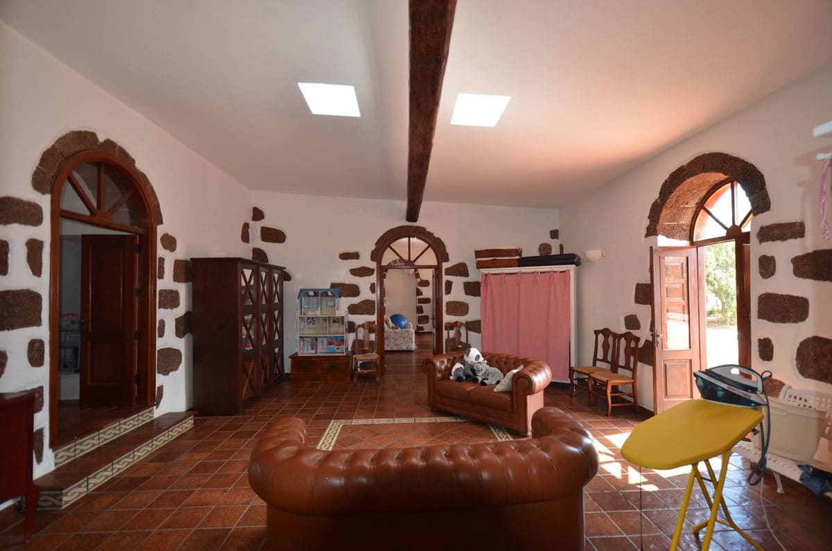 5 soveværelse Finca/Landehus til salg i Tetir med swimmingpool garage - € 1.260.000 (Ref: 7819515)