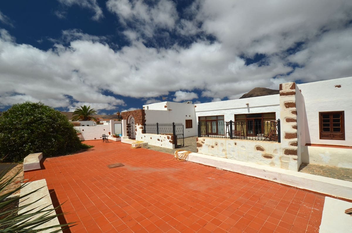 5 soveværelse Finca/Landehus til salg i Tetir med swimmingpool garage - € 1.260.000 (Ref: 7819515)