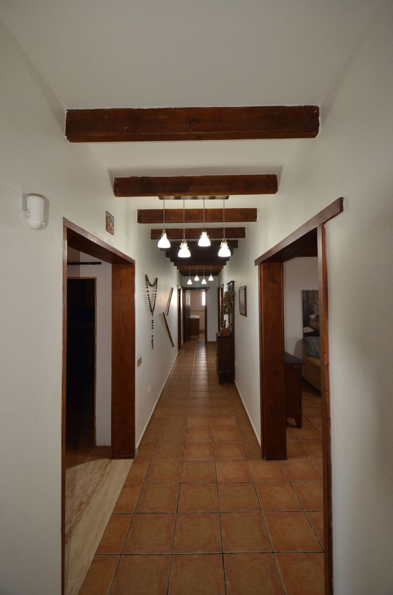 9 soveværelse Finca/Landehus til salg i Tuineje med swimmingpool garage - € 750.000 (Ref: 8456602)