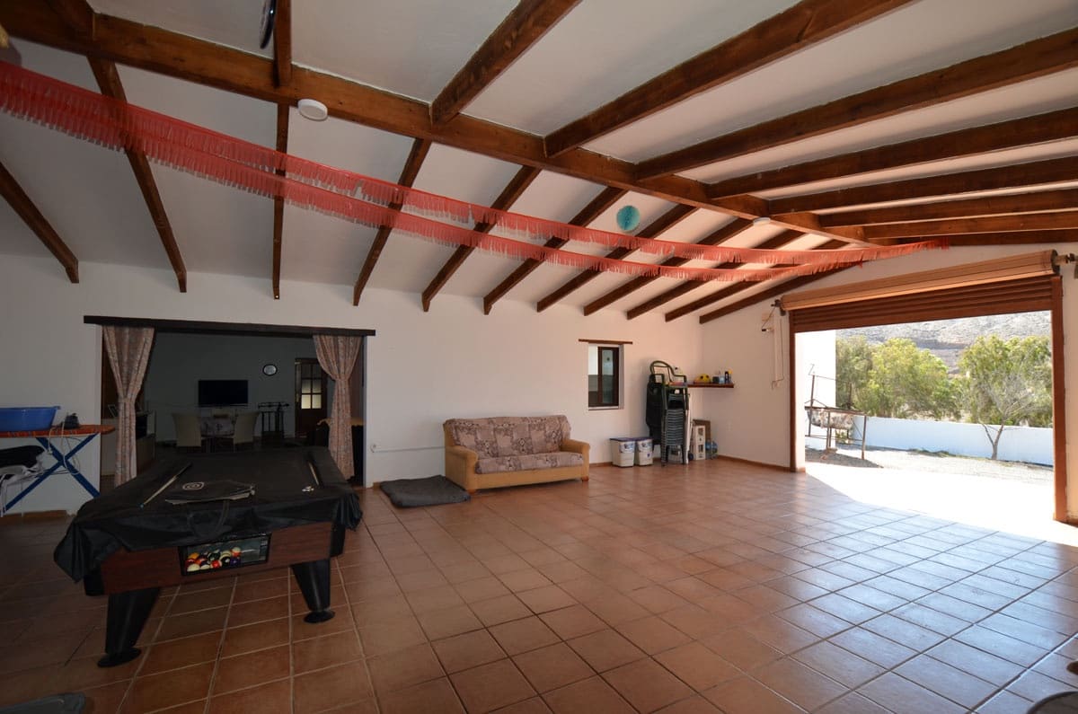 9 soveværelse Finca/Landehus til salg i Tuineje med swimmingpool garage - € 750.000 (Ref: 8456602)