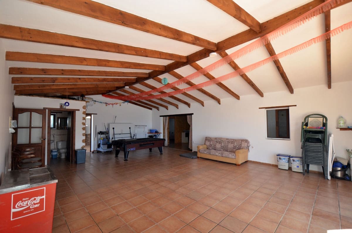 9 soveværelse Finca/Landehus til salg i Tuineje med swimmingpool garage - € 750.000 (Ref: 8456602)