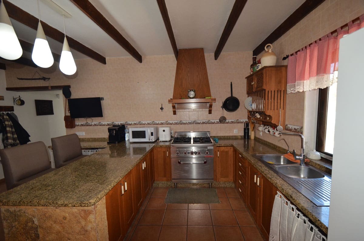 9 soveværelse Finca/Landehus til salg i Tuineje med swimmingpool garage - € 750.000 (Ref: 8456602)