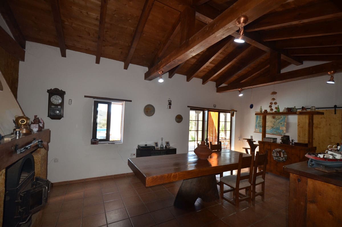 9 soveværelse Finca/Landehus til salg i Tuineje med swimmingpool garage - € 750.000 (Ref: 8456602)