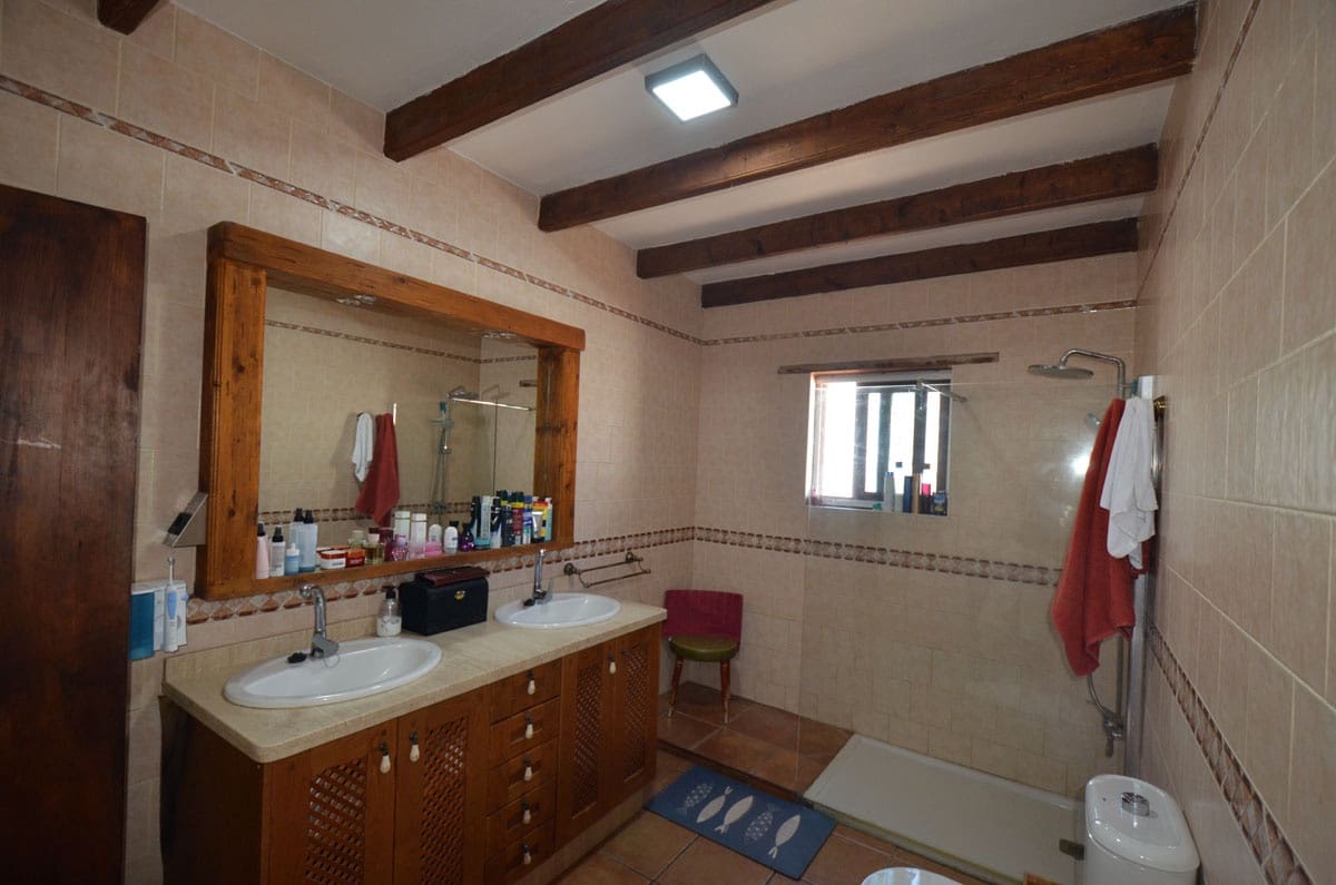 9 soveværelse Finca/Landehus til salg i Tuineje med swimmingpool garage - € 750.000 (Ref: 8456602)