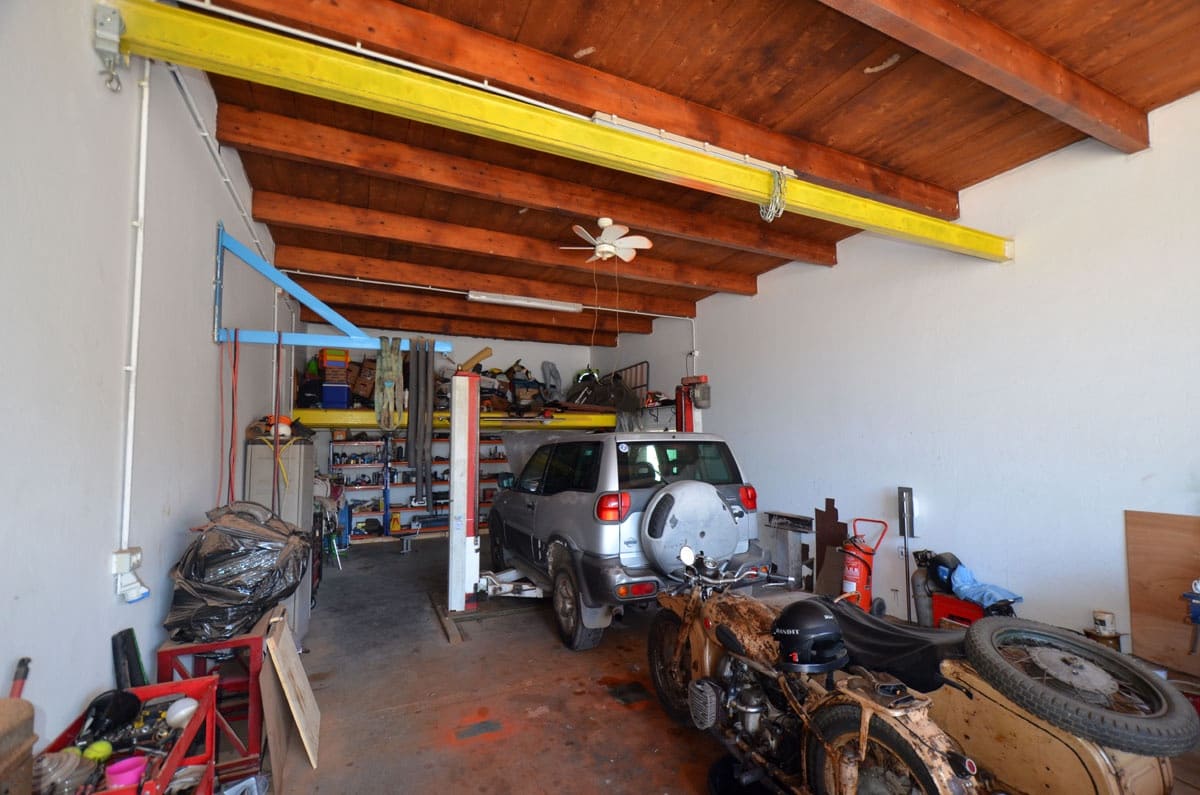 9 soveværelse Finca/Landehus til salg i Tuineje med swimmingpool garage - € 750.000 (Ref: 8456602)