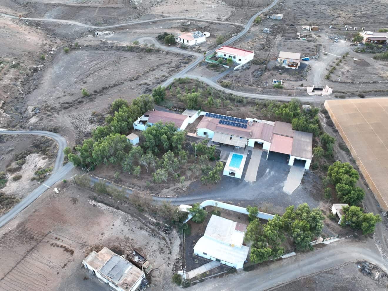 9 soveværelse Finca/Landehus til salg i Tuineje med swimmingpool garage - € 750.000 (Ref: 8456602)