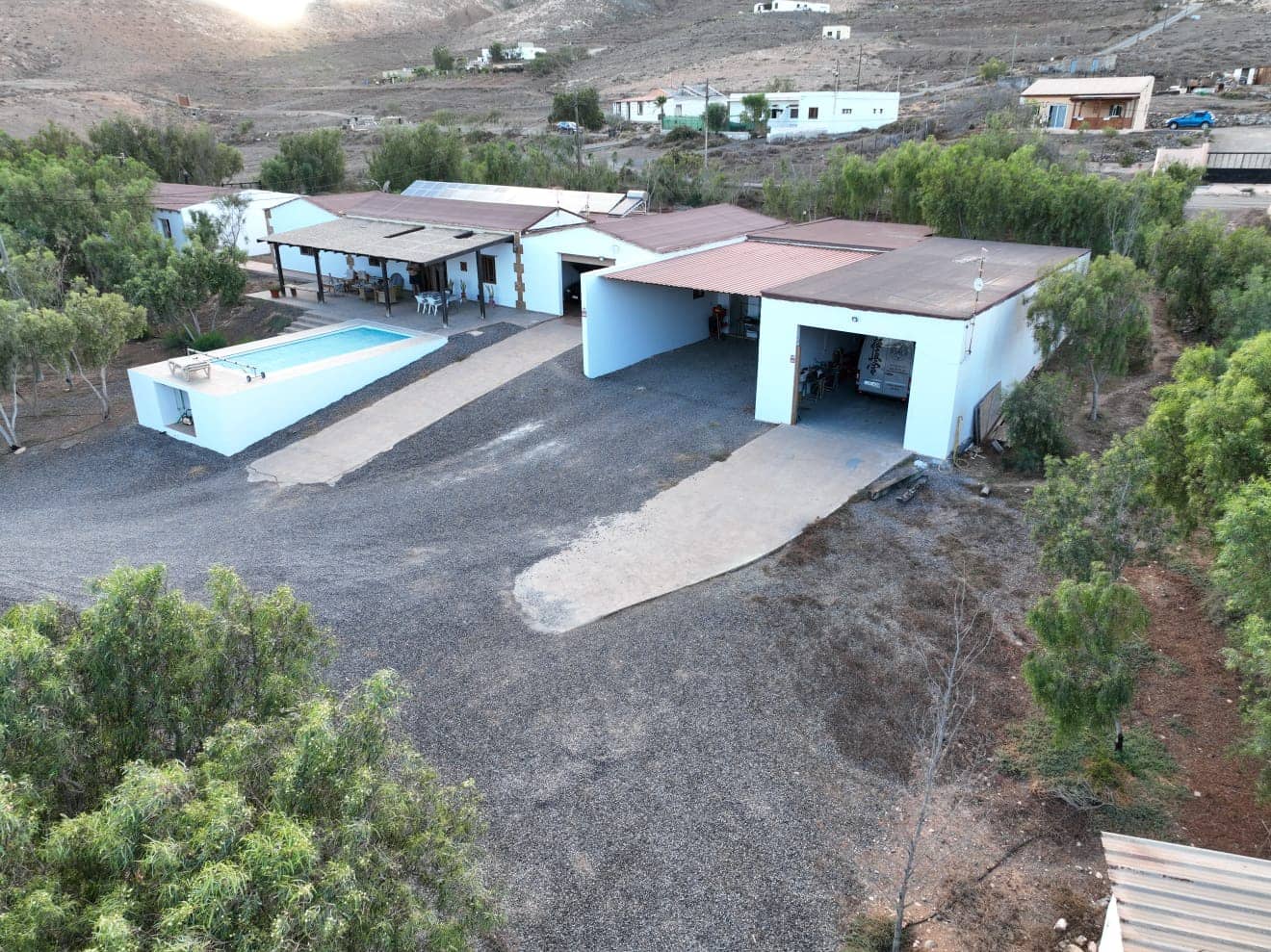 9 soveværelse Finca/Landehus til salg i Tuineje med swimmingpool garage - € 750.000 (Ref: 8456602)