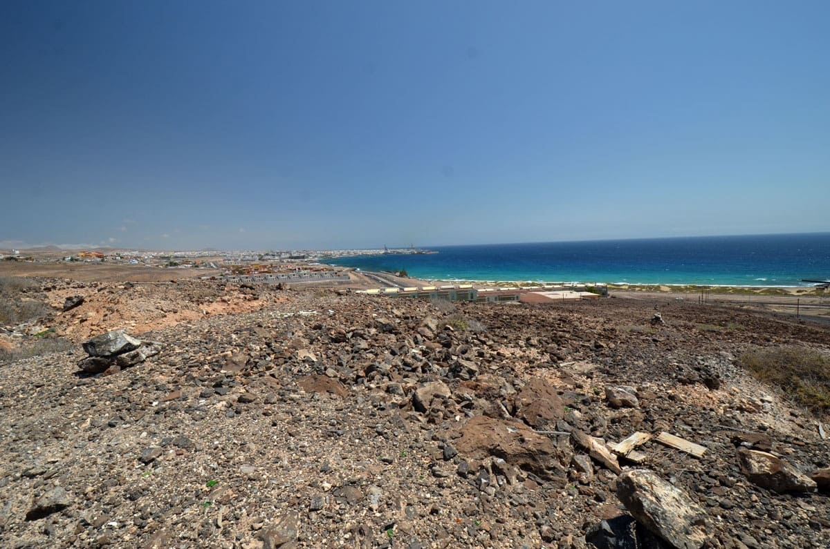 Ubebygd land til salgs i Puerto del Rosario - € 120 000 (Ref: 8457475)