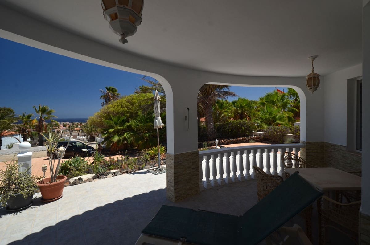 6 soveværelse Byhus til salg i Parque Holandes med garage - € 595.000 (Ref: 8476460)