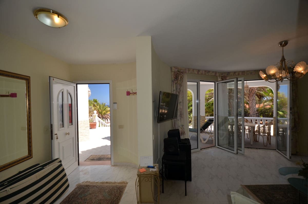 6 soveværelse Byhus til salg i Parque Holandes med garage - € 595.000 (Ref: 8476460)