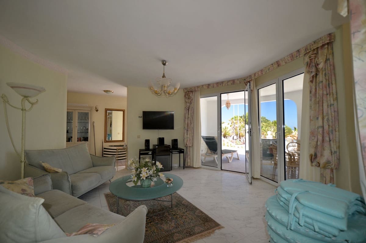 6 soveværelse Byhus til salg i Parque Holandes med garage - € 595.000 (Ref: 8476460)