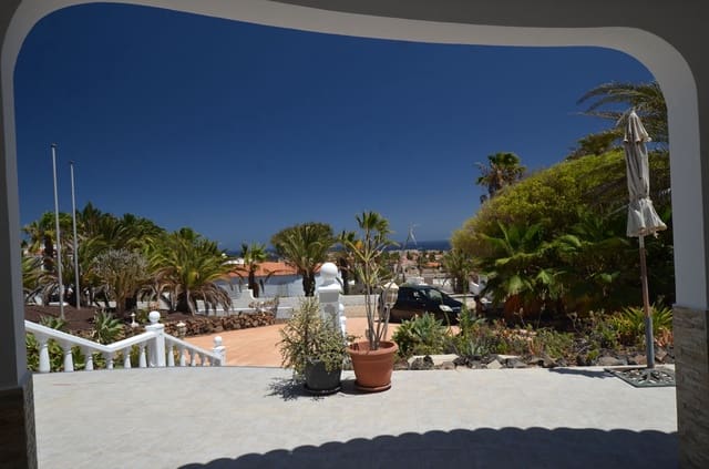 6 soveværelse Byhus til salg i Parque Holandés, La Oliva med garage - € 595.000 (Ref: 8476460)