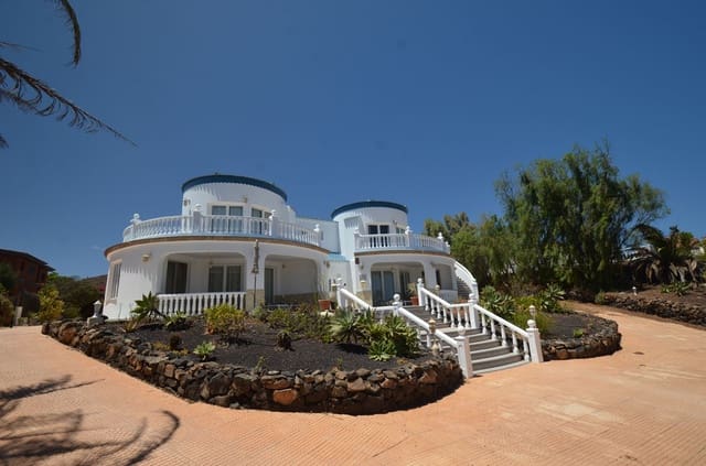 6 soveværelse Byhus til salg i Parque Holandés, La Oliva med garage - € 595.000 (Ref: 8476460)