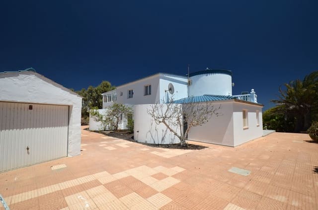 6 soveværelse Byhus til salg i Parque Holandés, La Oliva med garage - € 595.000 (Ref: 8476460)