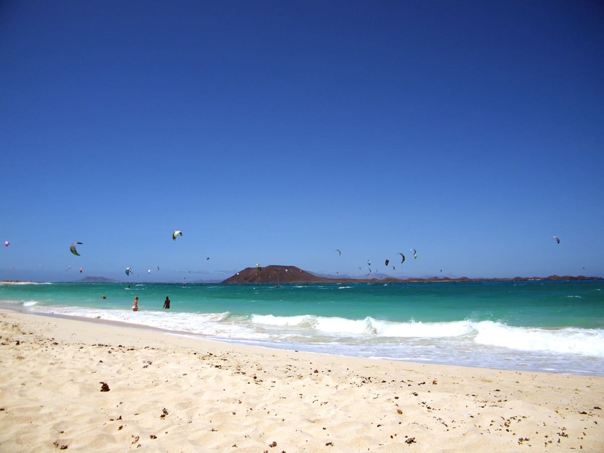 6 soveværelse Byhus til salg i Parque Holandes med garage - € 595.000 (Ref: 8476460)