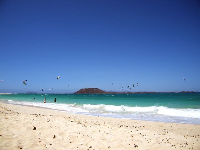 6 soveværelse Byhus til salg i Parque Holandés, La Oliva med garage - € 595.000 (Ref: 8476460)