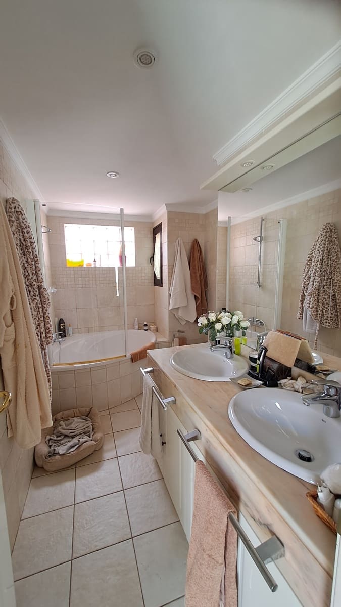 3 slaapkamer Villa te koop in Puerto del Rosario met zwembad garage - € 800.000 (Ref: 9190800)