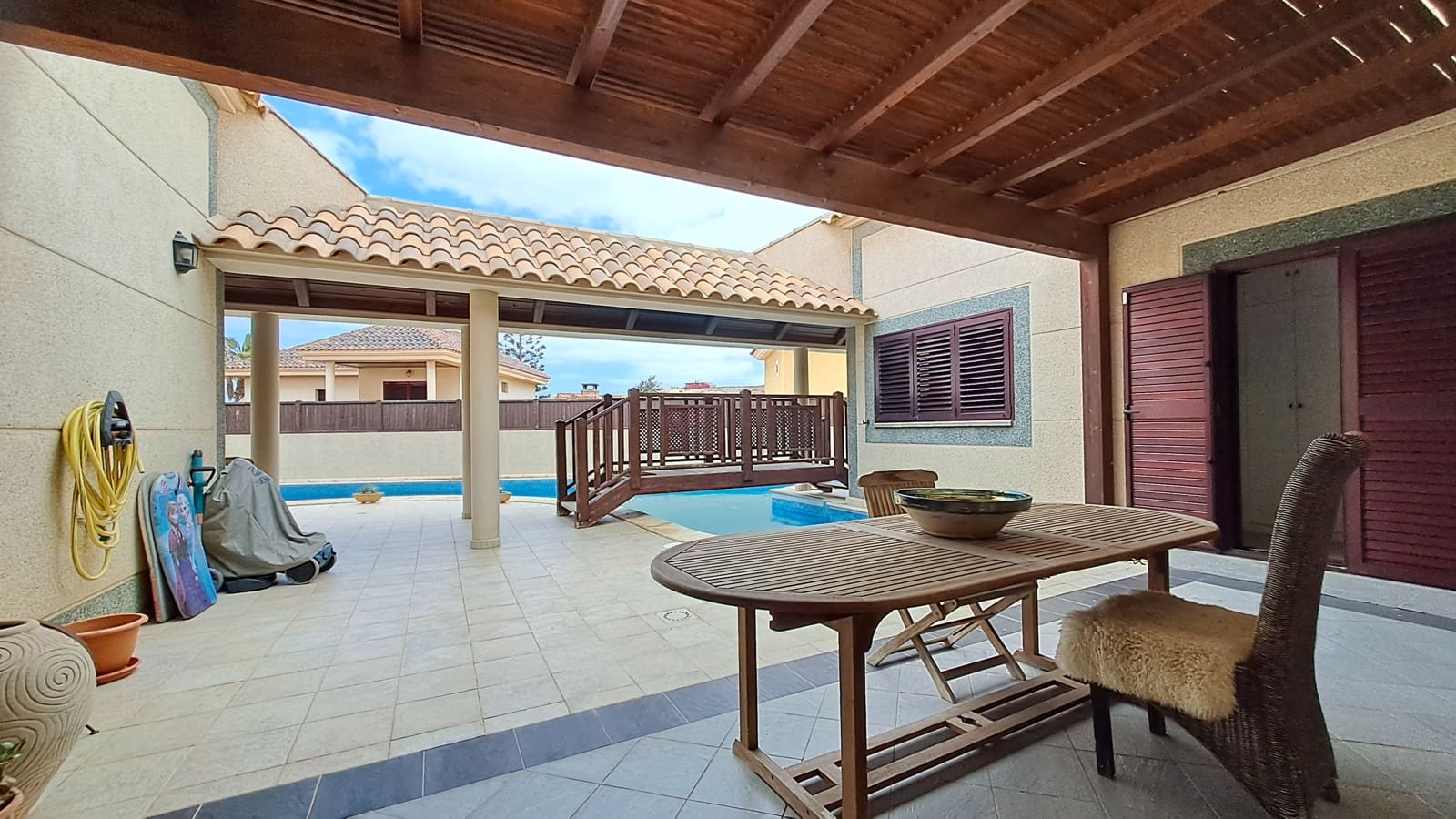 3 slaapkamer Villa te koop in Puerto del Rosario met zwembad garage - € 800.000 (Ref: 9190800)