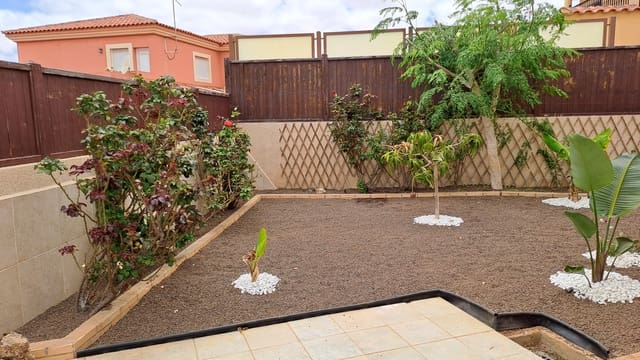 3 slaapkamer Villa te koop in Puerto del Rosario met zwembad garage - € 800.000 (Ref: 9190800)