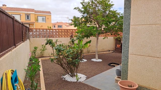 3 slaapkamer Villa te koop in Puerto del Rosario met zwembad garage - € 800.000 (Ref: 9190800)