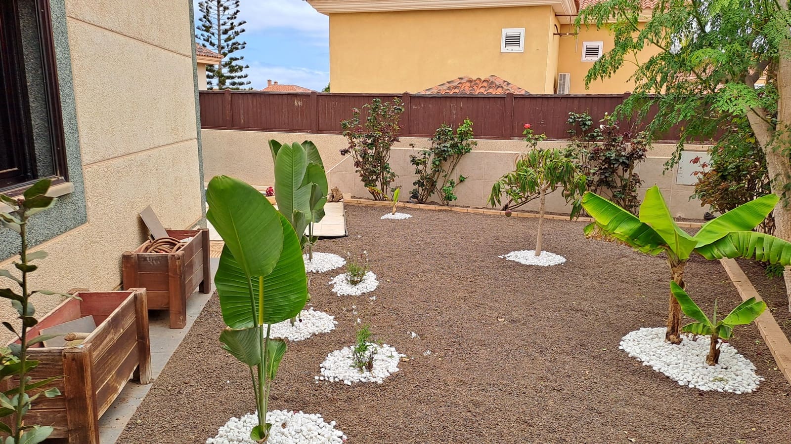 3 slaapkamer Villa te koop in Puerto del Rosario met zwembad garage - € 800.000 (Ref: 9190800)