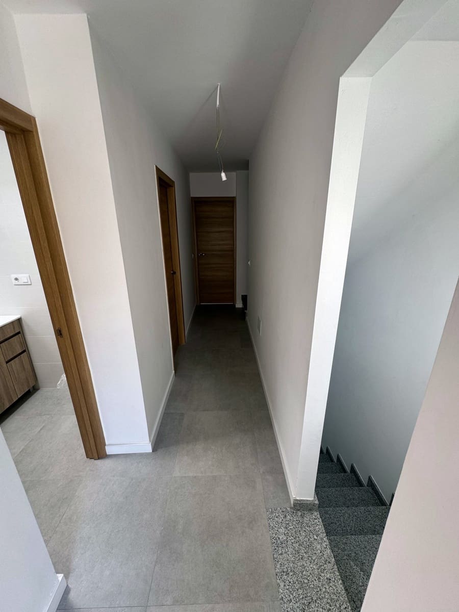 3 slaapkamer Huis te koop in El Matorral met garage - € 250.000 (Ref: 9208582)