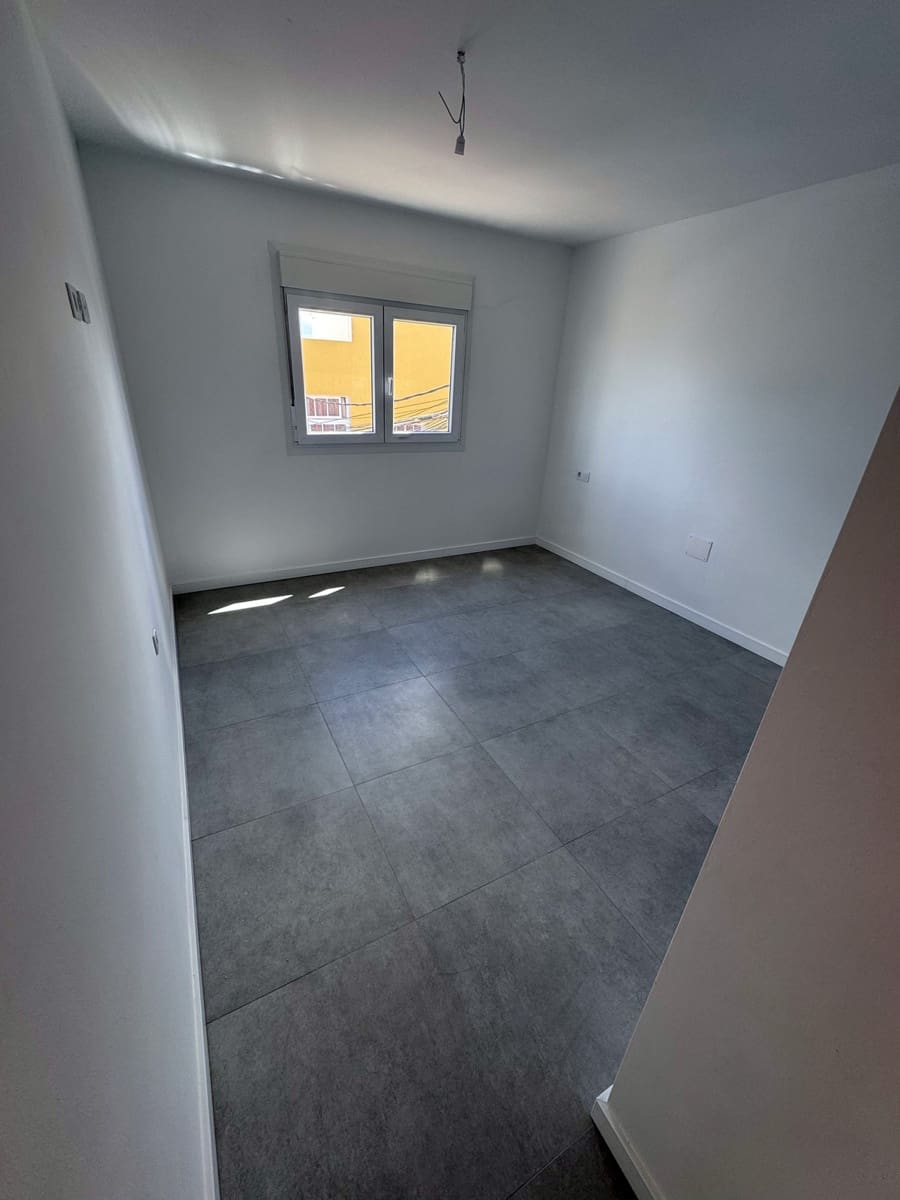 3 slaapkamer Huis te koop in El Matorral met garage - € 250.000 (Ref: 9208582)