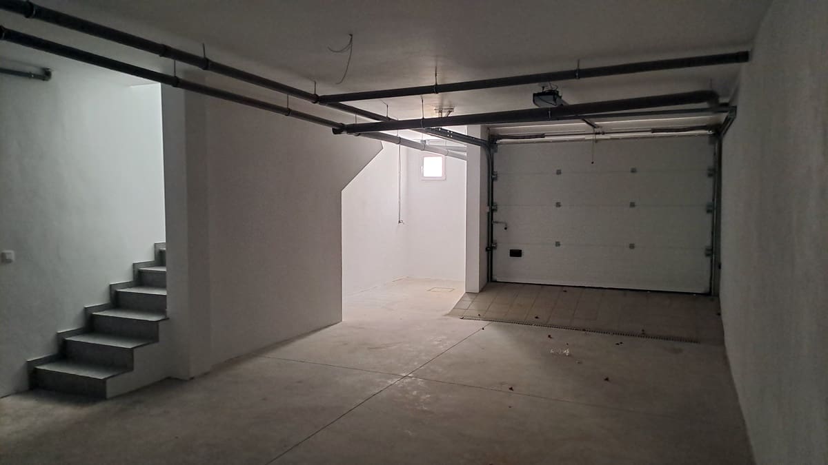 3 slaapkamer Huis te koop in El Matorral met garage - € 250.000 (Ref: 9208582)
