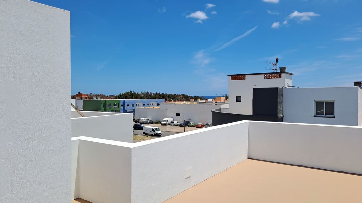 3 slaapkamer Huis te koop in El Matorral met garage - € 250.000 (Ref: 9208582)