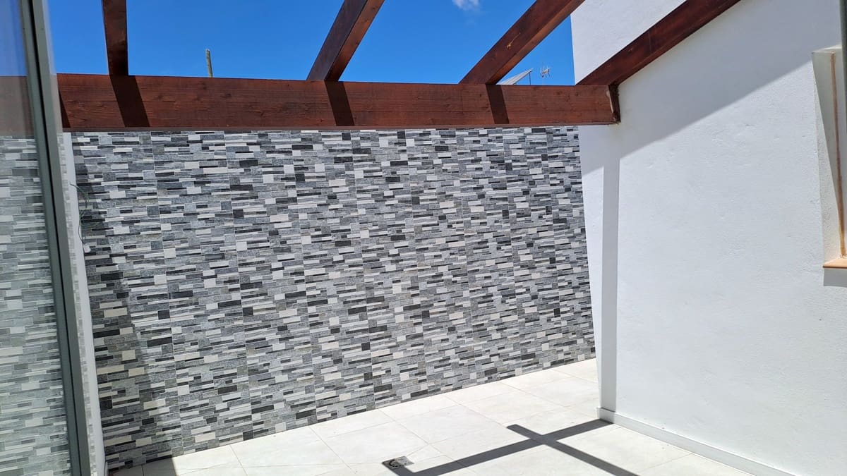 3 slaapkamer Huis te koop in El Matorral met garage - € 250.000 (Ref: 9208582)