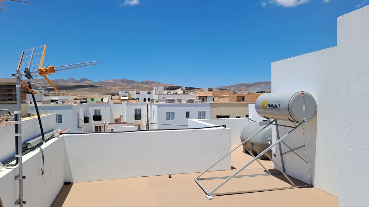 3 slaapkamer Huis te koop in El Matorral met garage - € 250.000 (Ref: 9208582)