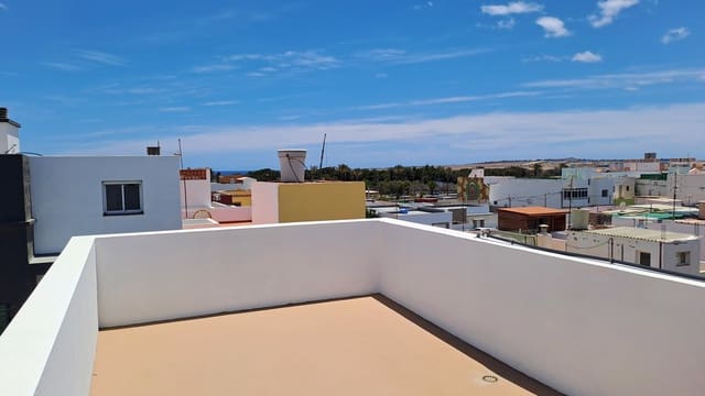 3 chambre Maison de Ville à vendre à El Matorral, Puerto del Rosario avec garage - 250 000 € (Ref: 9208582)