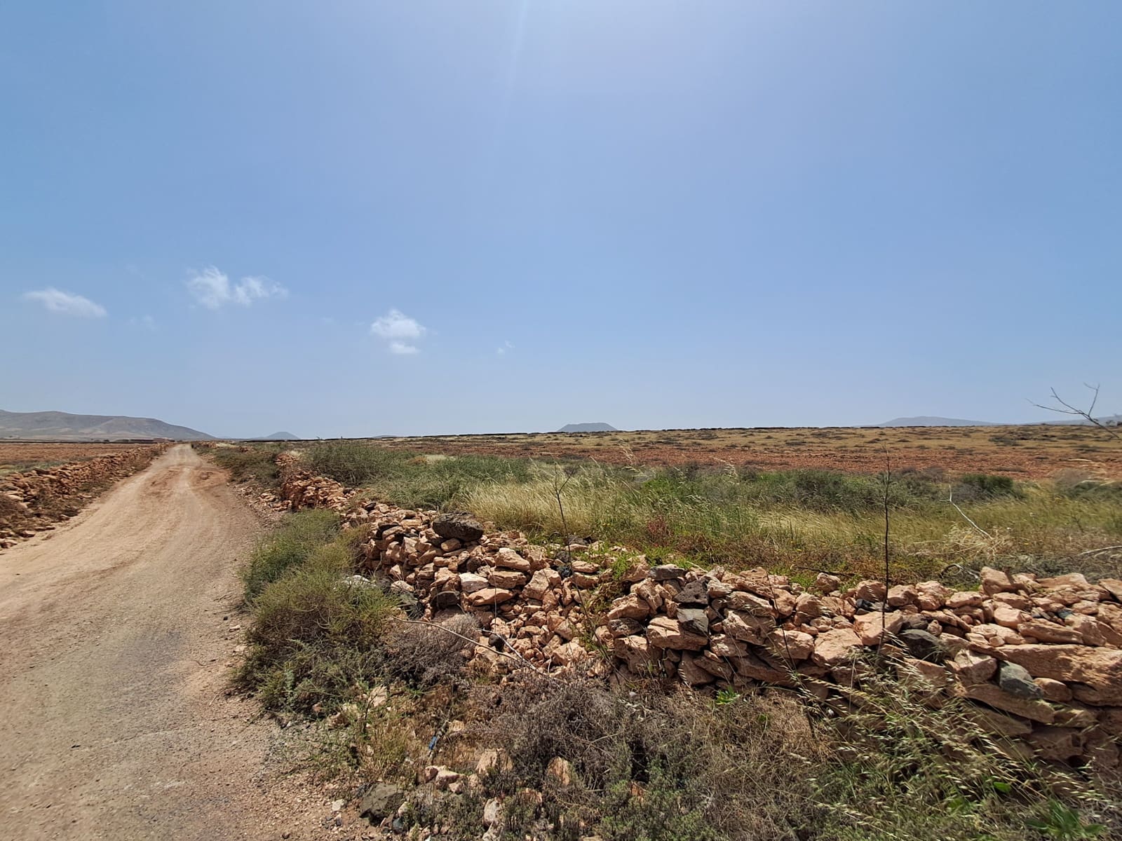 Undeveloped Land for sale in Antigua - € 85,000 (Ref: 9818635)