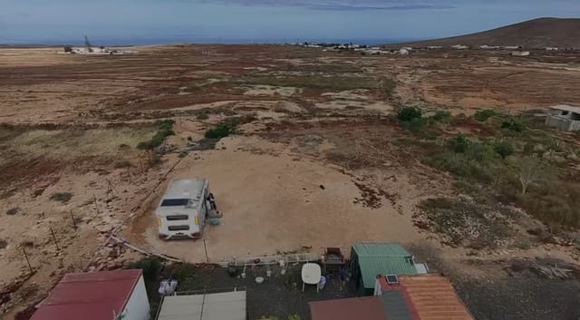 Grunde uden byggetilladelser til salg i La Oliva - € 130.000 (Ref: 9835051)
