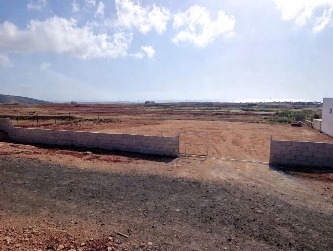 Undeveloped Land for sale in La Oliva - € 130,000 (Ref: 9835051)