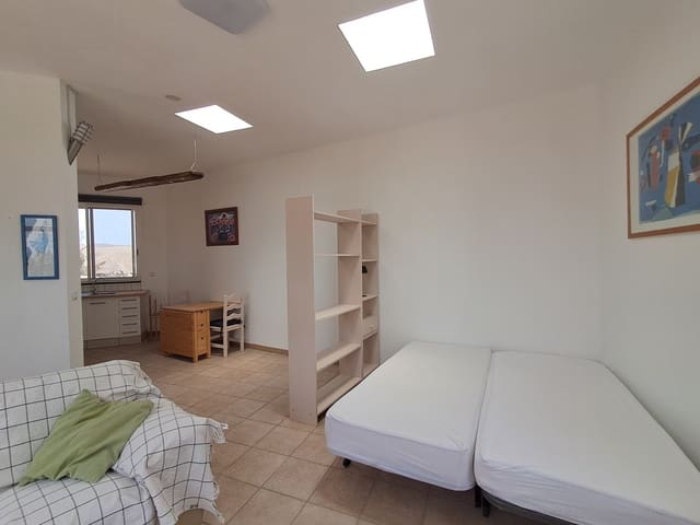 Studio de 1 chambre à louer à Betancuria avec garage - 646 € (Ref: 9999104)