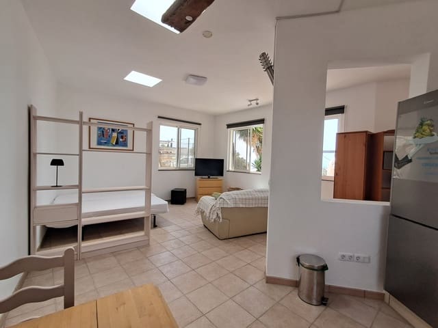 Studio de 1 chambre à louer à Betancuria avec garage - 646 € (Ref: 9999104)
