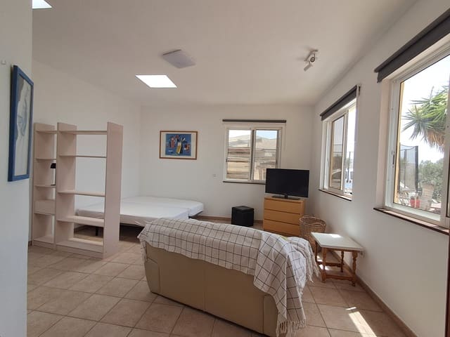 Studio de 1 chambre à louer à Betancuria avec garage - 646 € (Ref: 9999104)