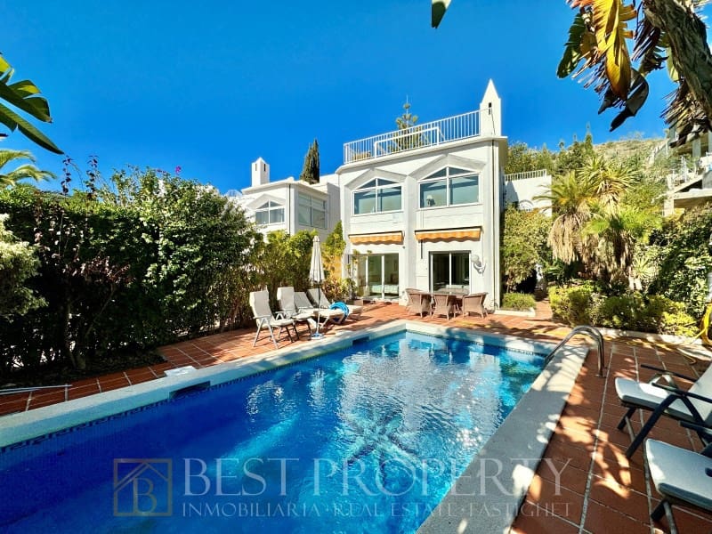 4 soverom Villa til salgs i Nerja - € 699 000 (Ref: 8378614)