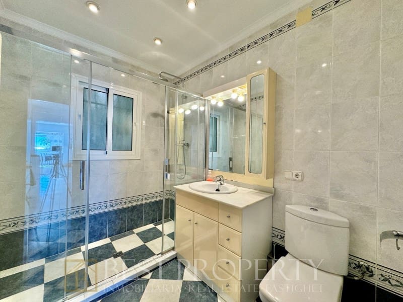 4 soverom Villa til salgs i Nerja - € 699 000 (Ref: 8378614)