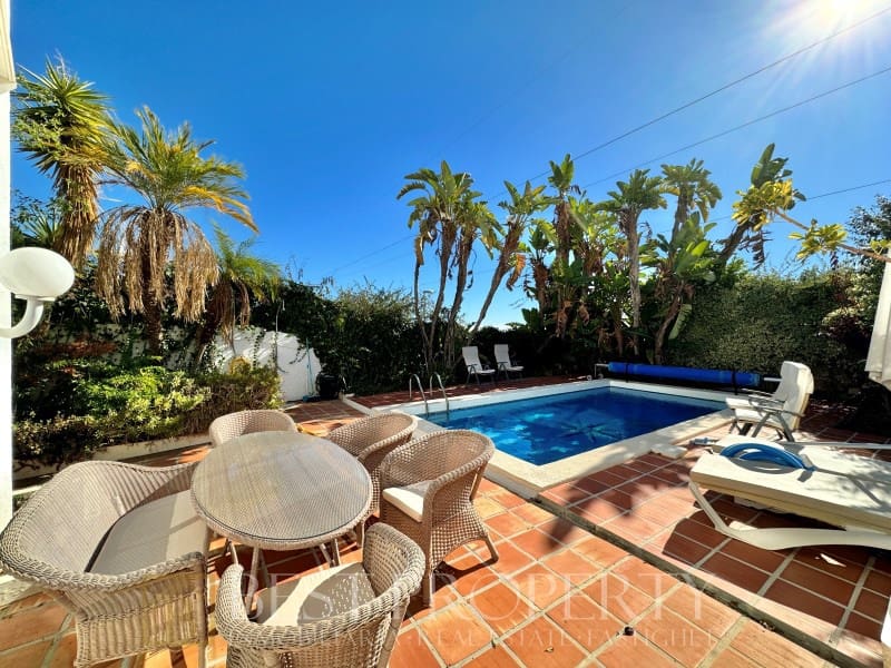 4 soverom Villa til salgs i Nerja - € 699 000 (Ref: 8378614)
