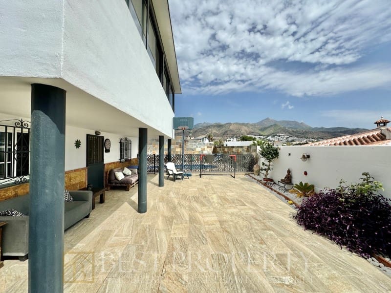 3 soverom Villa til salgs i Nerja - € 610 000 (Ref: 8534329)
