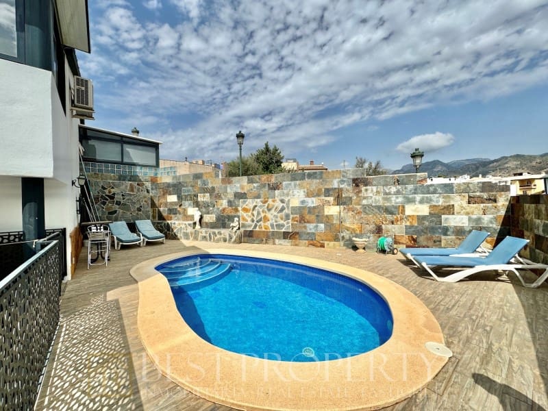 3 soverom Villa til salgs i Nerja - € 610 000 (Ref: 8534329)