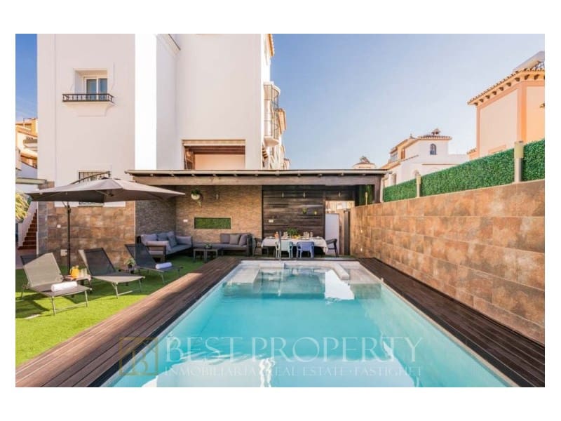5 bedroom Villa for sale in Nerja - € 700,000 (Ref: 8539005)