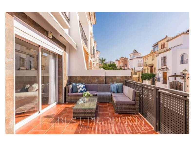 5 bedroom Villa for sale in Nerja - € 700,000 (Ref: 8539005)