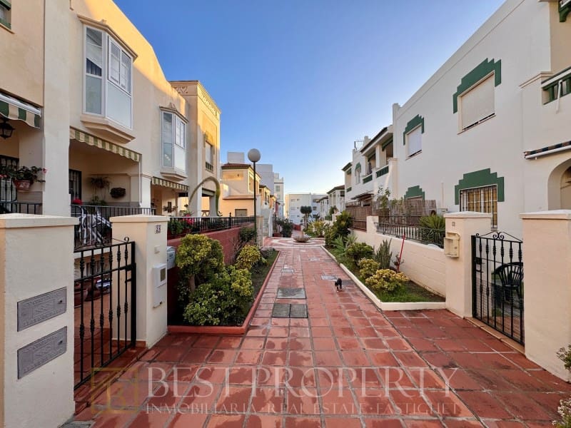 3 soveværelse Byhus til salg i Nerja med garage - € 465.000 (Ref: 9818649)